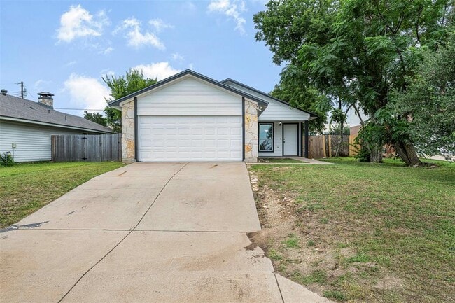 Building Photo - 613 Broken Bow Dr