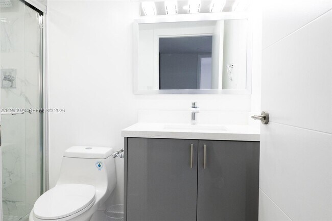 Building Photo - 17021 N Bay Rd