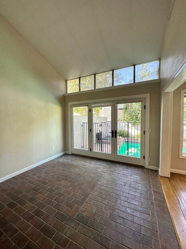 Building Photo - 3636 Folsom Blvd