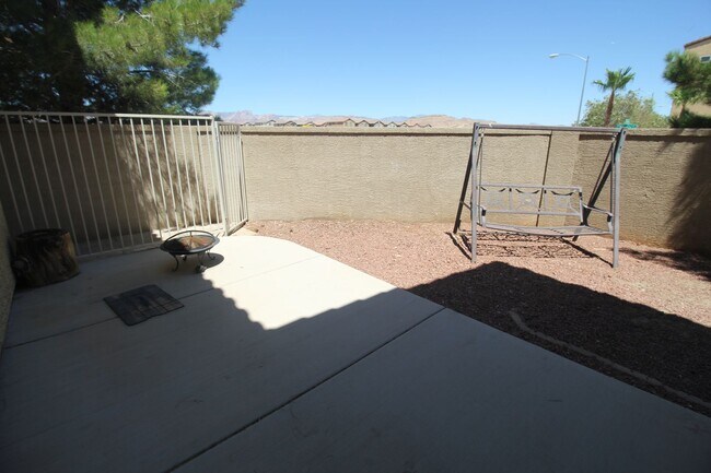 Building Photo - Fantastic 3bed/2.5 bath in Southwest ready for immediate move-in!