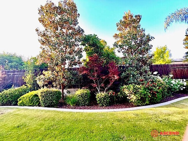 Building Photo - Beautiful Home in the Northwest!