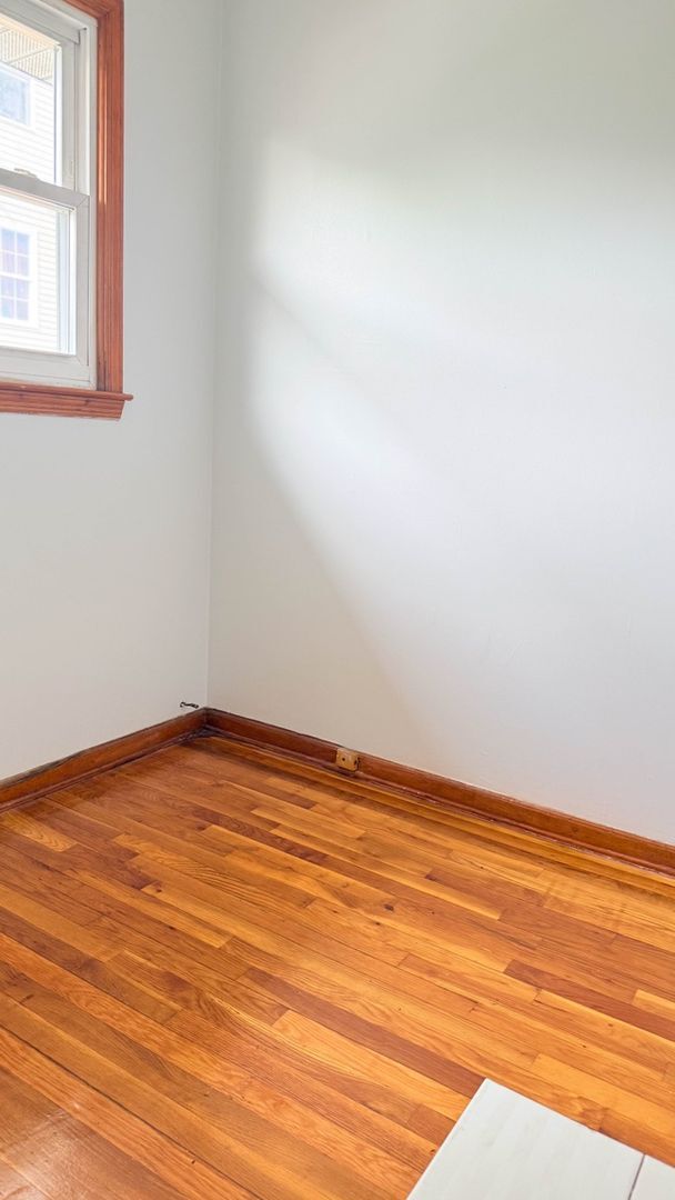 Building Photo - Charming 3BR , 2 BTHRM Duplex in Elizabeth