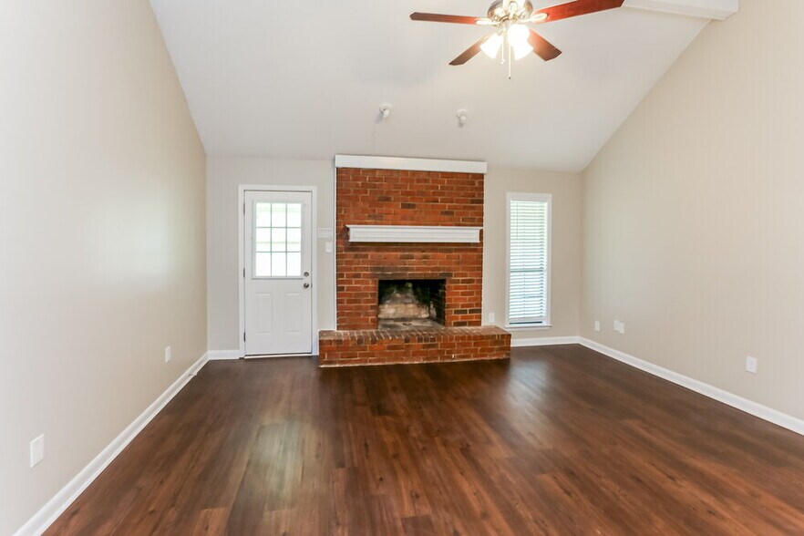 Building Photo - 7221 Blue Grass Rd