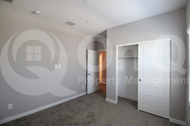 Building Photo - 2234 W El Caro Dr