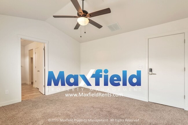 Building Photo - Pet Friendly - Draper Townhome 3 BD 3 BA 2...