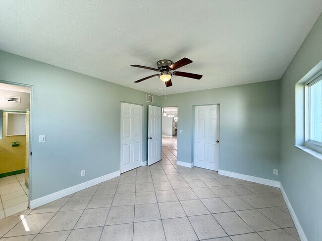 Building Photo - Four Bedroom Pool Home - Second Floor View of Manatee River