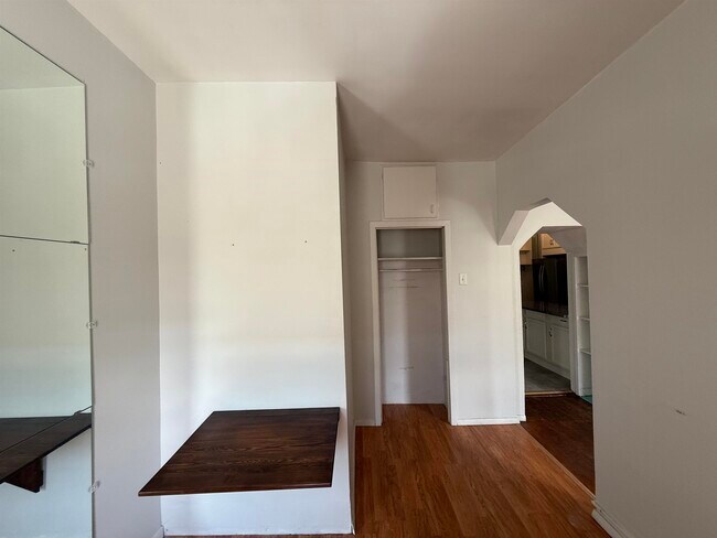 Building Photo - 381 Liberty Ave