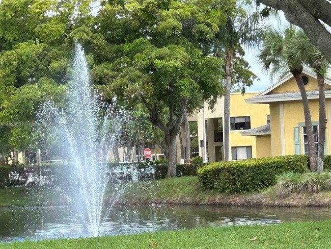 Building Photo - 1808 Meadows Cir W