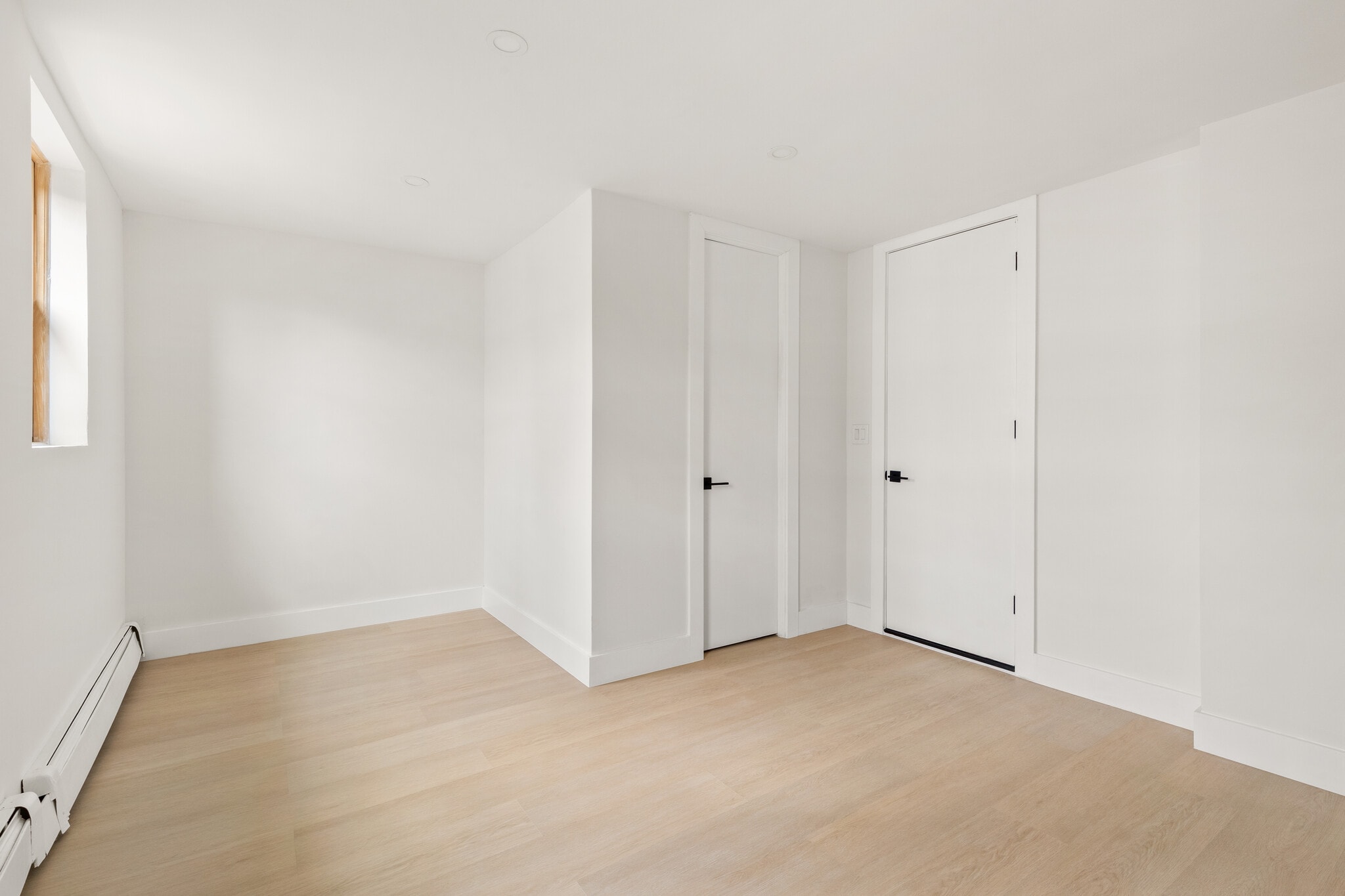 Building Photo - 744 Lexington Ave