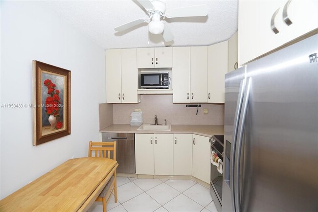 Primary Photo - 600 Three Islands Boulevard