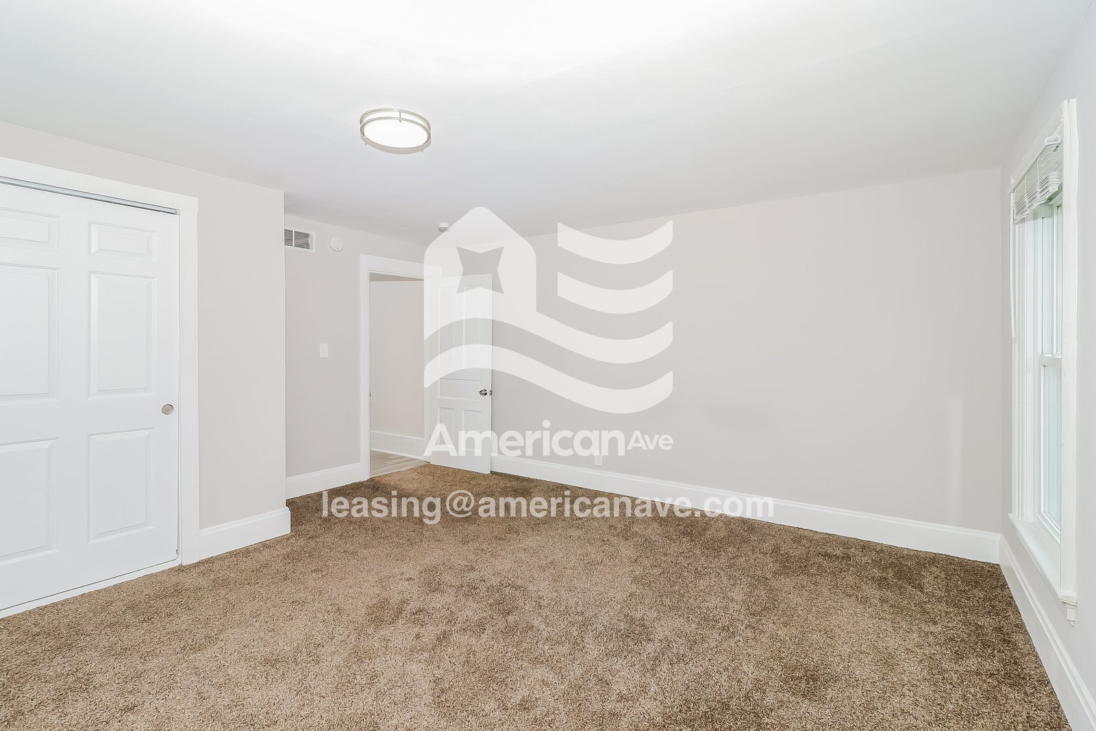 Building Photo - 2340 Elmo Ave