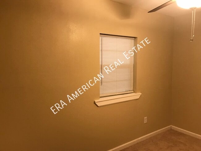 Building Photo - 507 Fir Ave