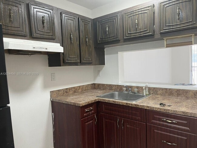 Building Photo - 484 NW 165th St