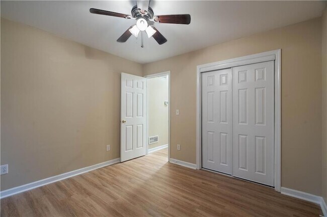 Building Photo - 3601 Anna Ln
