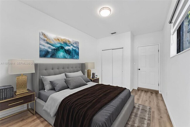 Building Photo - 3040 NW 96th St