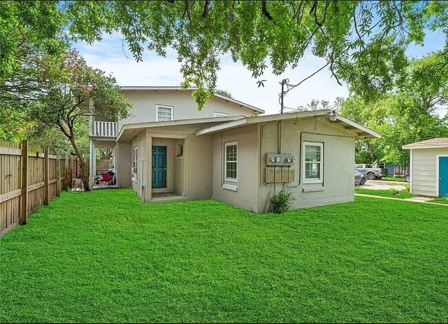 Building Photo - 818 3rd Ave N