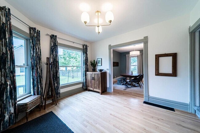 Building Photo - 615 Cottage Grove Ave