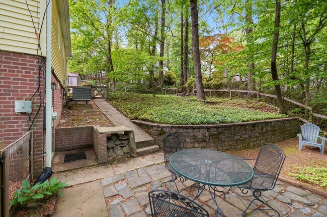 Building Photo - 3 Bed 1.5 Bath - Takoma Park Cottage - Mov...