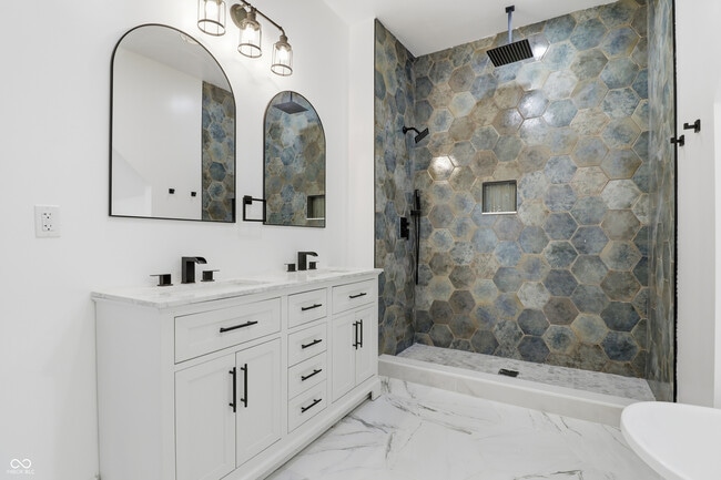 Building Photo - 29 N State Ave