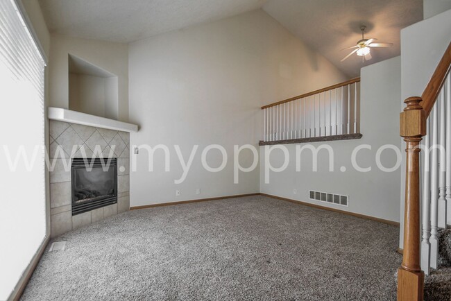 Building Photo - Coming Soon! Inviting 2+ Bed / 2 Bath Home...