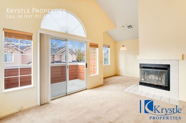 Building Photo - Charming Fairfield Townhome Just Minutes T...