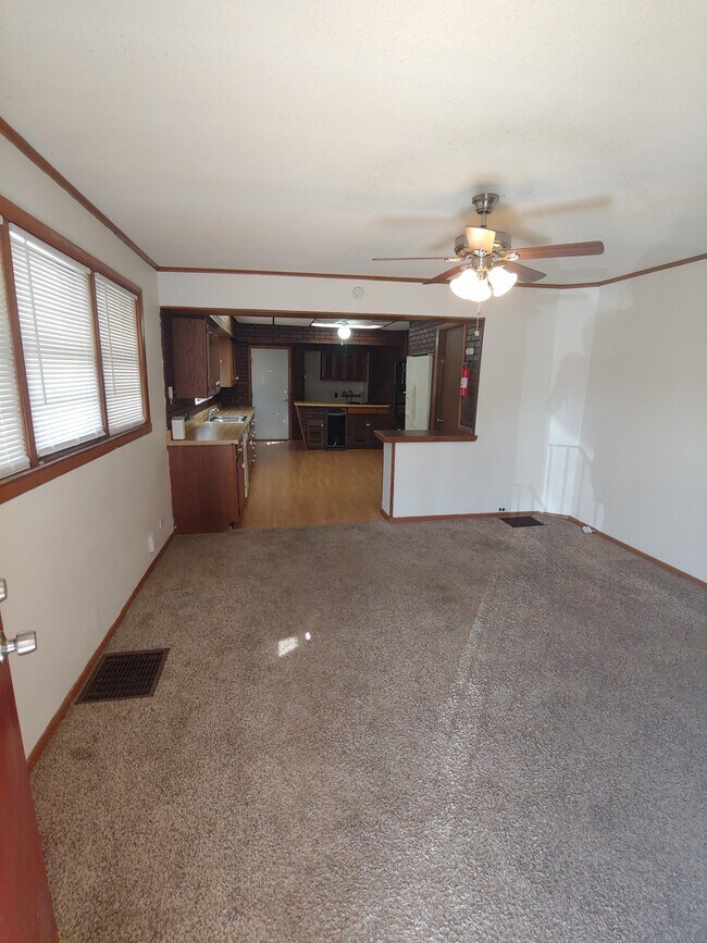 Building Photo - 707 N Joplin St