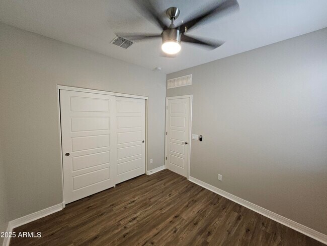 Building Photo - 40537 W Helen Ct