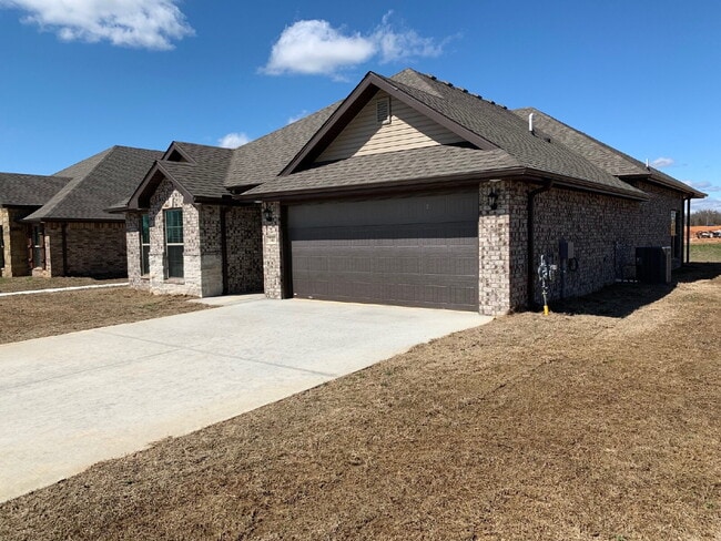 Building Photo - 740 Arkansas Black