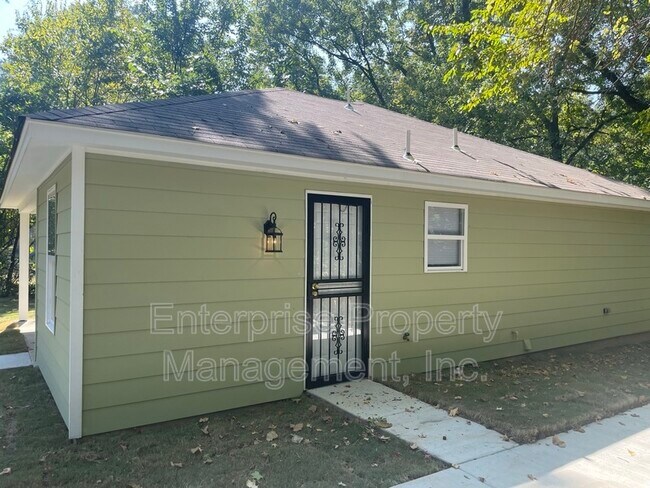 Building Photo - 3187 E Shirley Cir