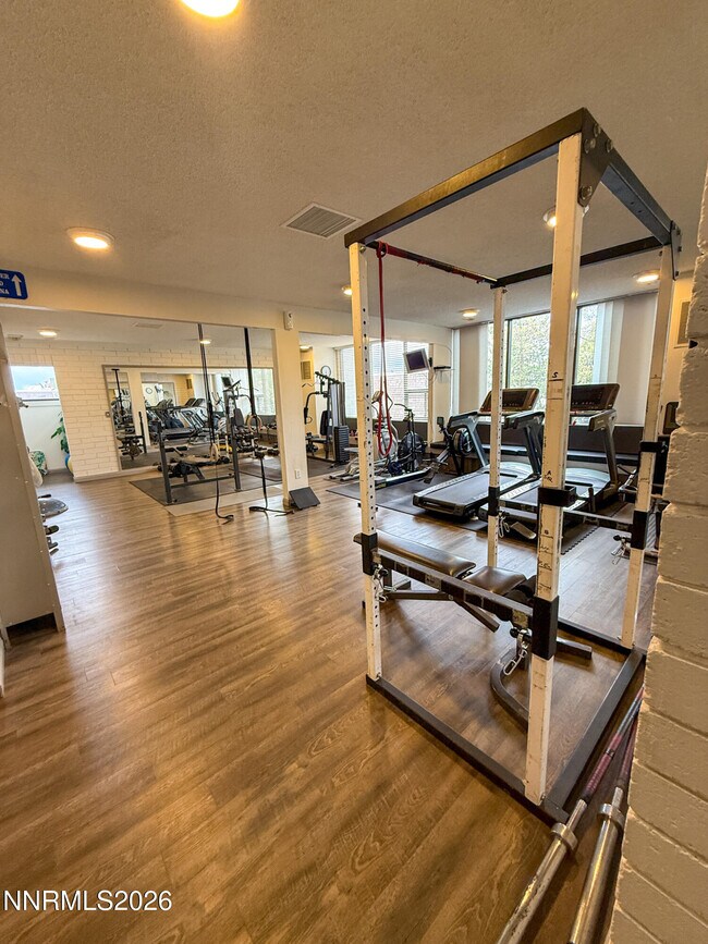 Building Photo - 4011 Bluegrass Ct