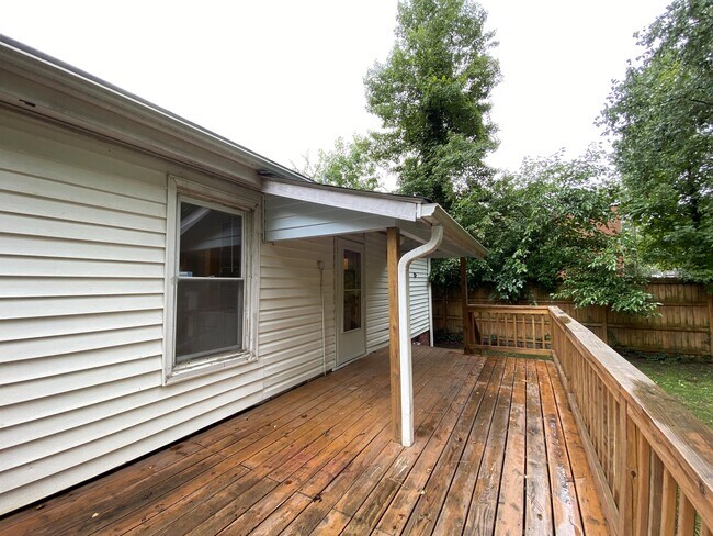 Building Photo - 1807 House Ave