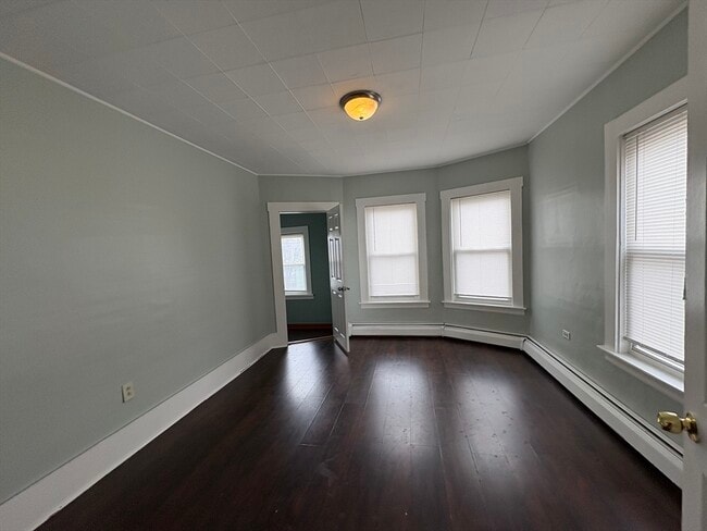 Building Photo - 131 5th St