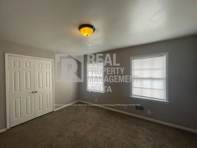 Building Photo - 2258 Silver Pines Ct