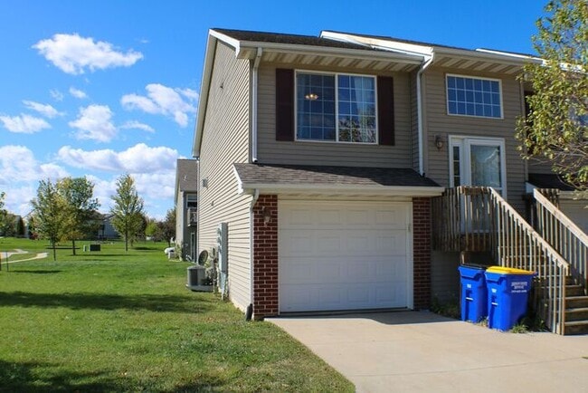 Building Photo - $1,600 | 3 Bedroom, 2 Bathroom Multi Floor Duplex | Pet Friendly* | Available for a August 1st, 2...