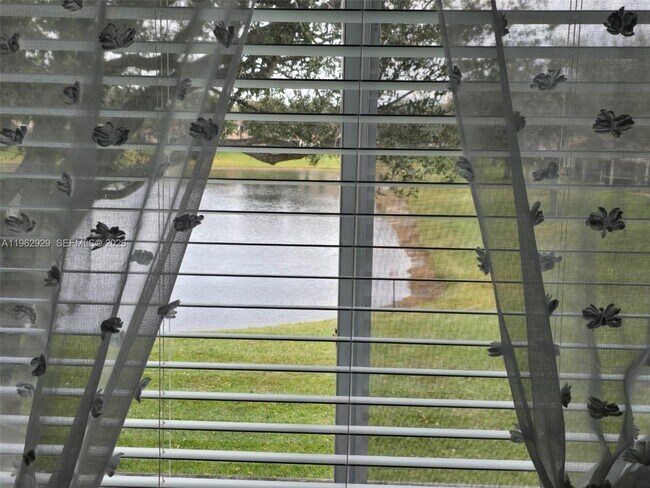 Building Photo - 3945 Kamena Ct