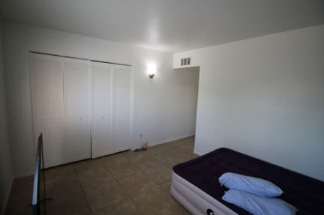 Building Photo - Townhome COMING AVAILABLE SOON!!!! Cute 2bd/2ba
