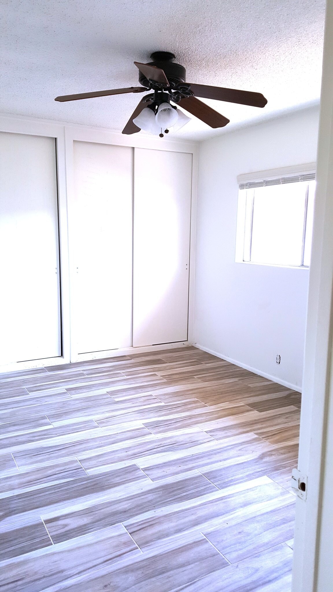 Building Photo - 1150 Manhattan Beach Blvd