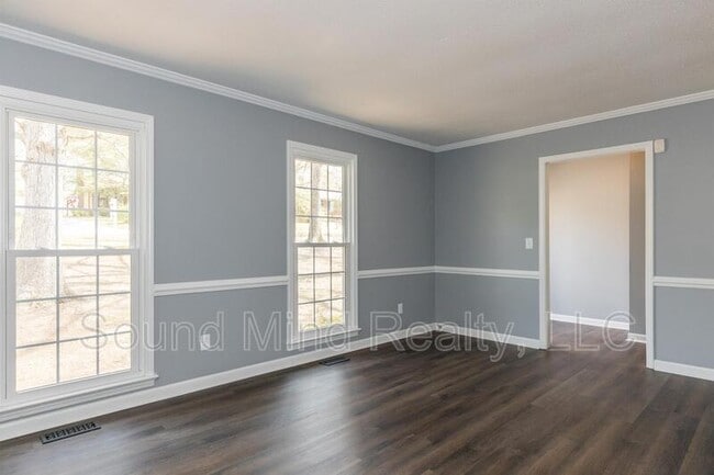 Building Photo - 409 Foxhall Dr