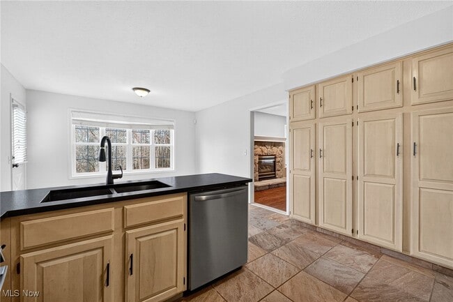 Building Photo - 6724 Larch Ct