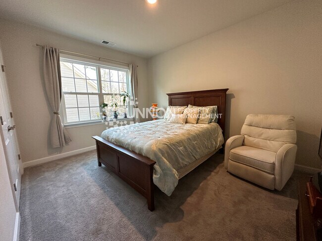 Building Photo - Gorgeous 3 Bed 3 Bath Home in Huntersville