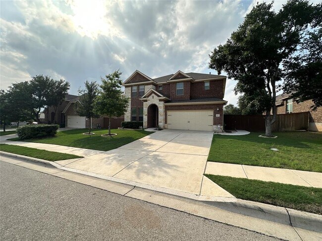 Building Photo - 4213 Valley Oaks Dr
