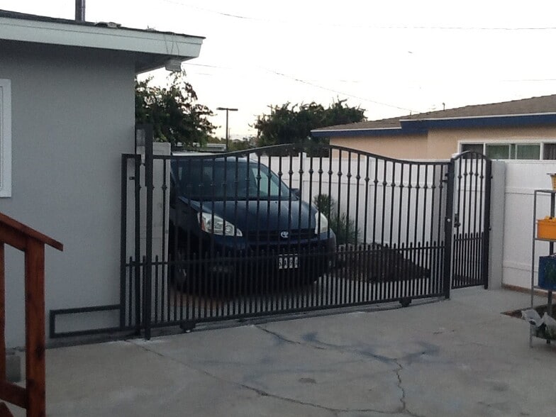 Beautiful Remote Gate - 4118 W 149th St