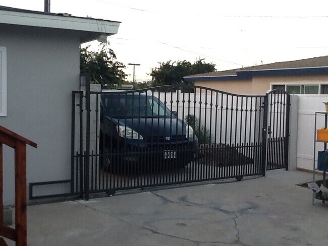 Beautiful Remote Gate - 4118 W 149th St