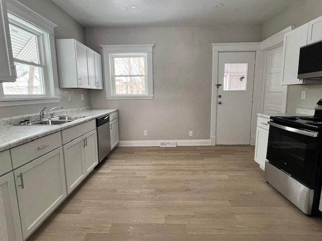 Building Photo - 911 E Washington St