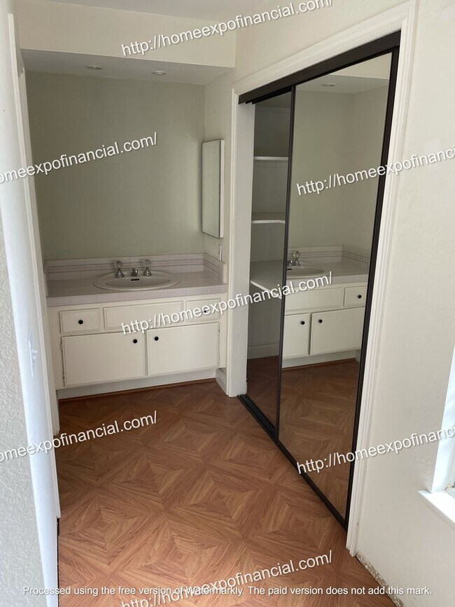 Building Photo - Nice House For Rent