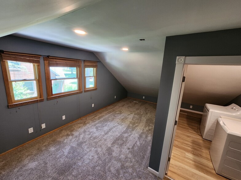 Building Photo - 8797 S Shandle Blvd