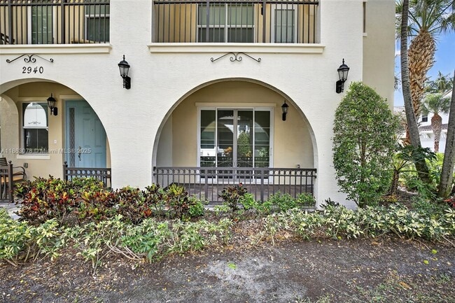 Building Photo - 2938 St Thomas Dr