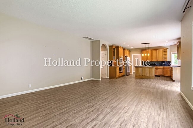 Building Photo - 16308 SW Timberland Dr