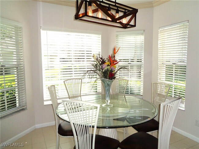 Building Photo - 6260 Bellerive Ave