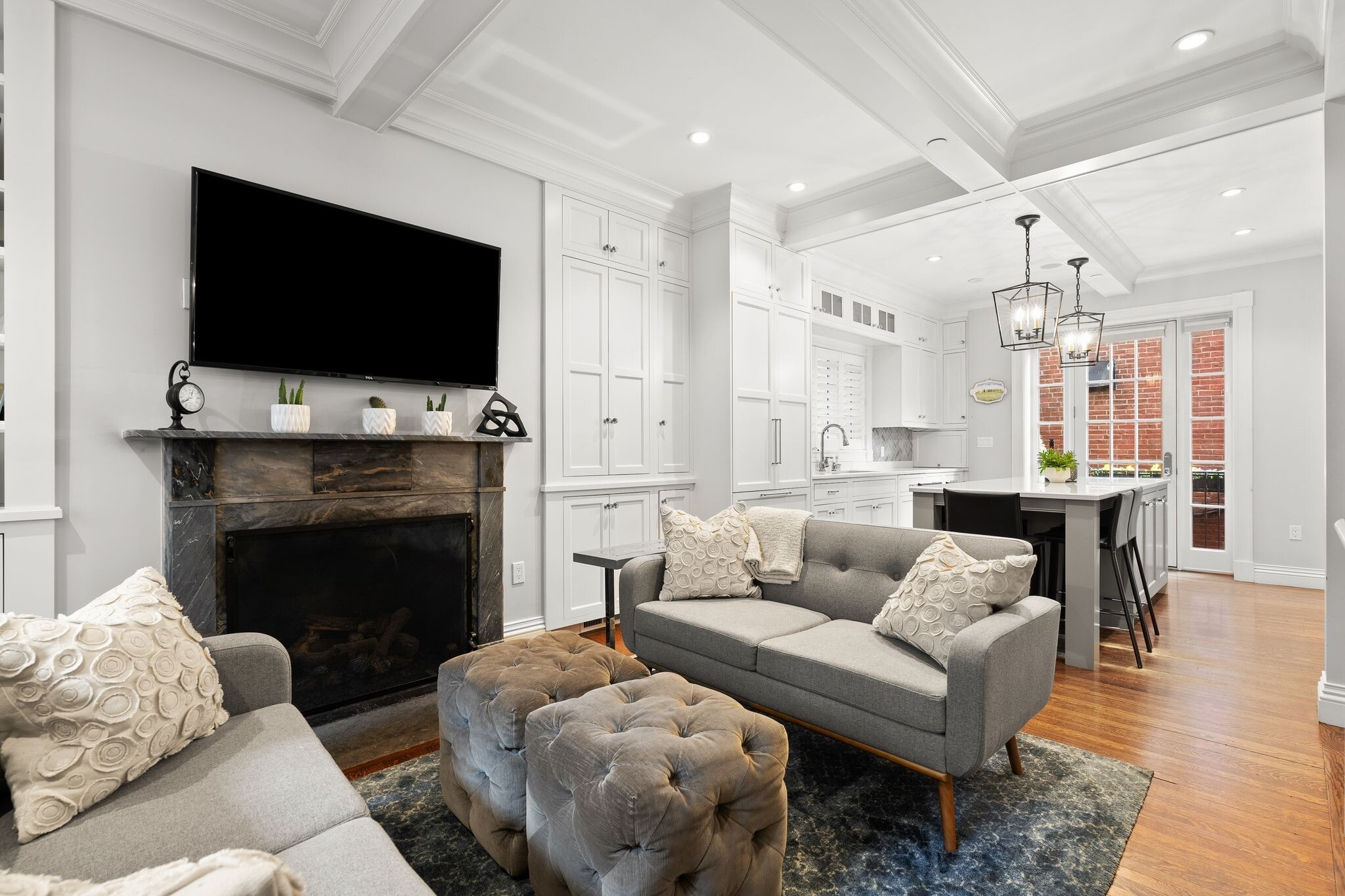 Building Photo - 7 Acorn St